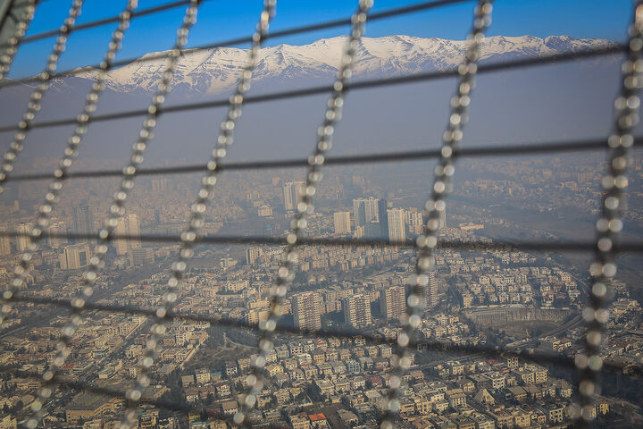 رنگ سیاه تهران