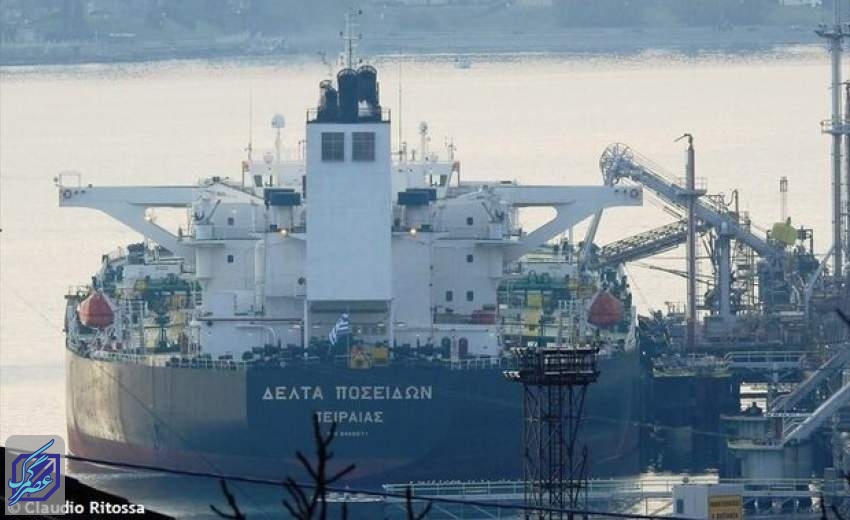 کشتی یونانی در توقیف سازمان بنادر است