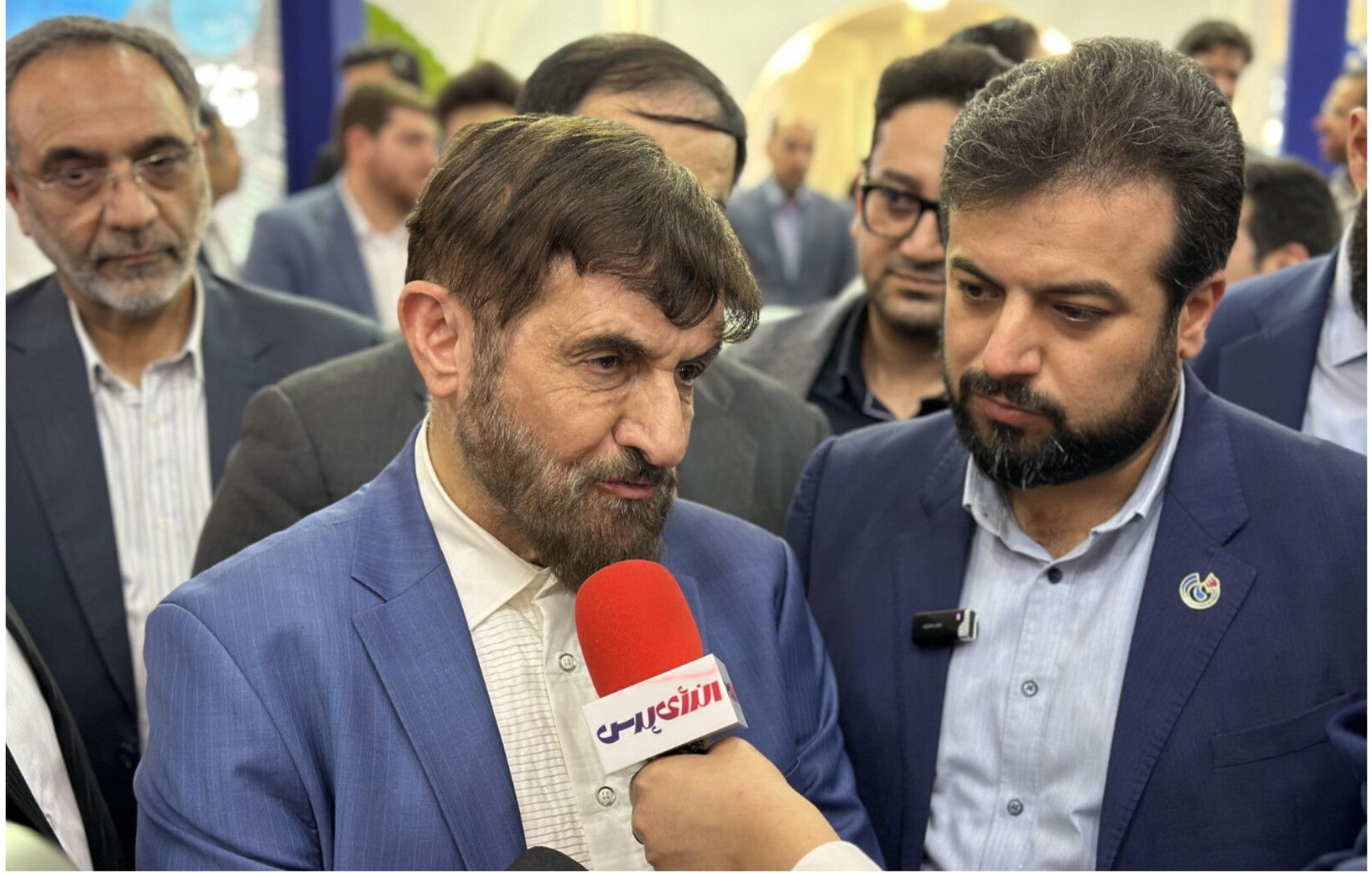 رئیس گروه اقتصادی دفتر مقام معظم رهبری از غرفه پتروشیمی زاگرس بازدید کردند